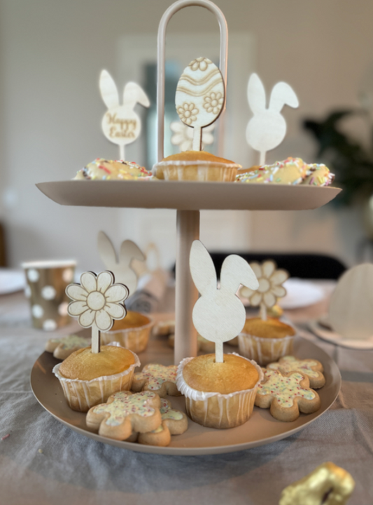 Paastafel met Pasen Cupcake Toppers