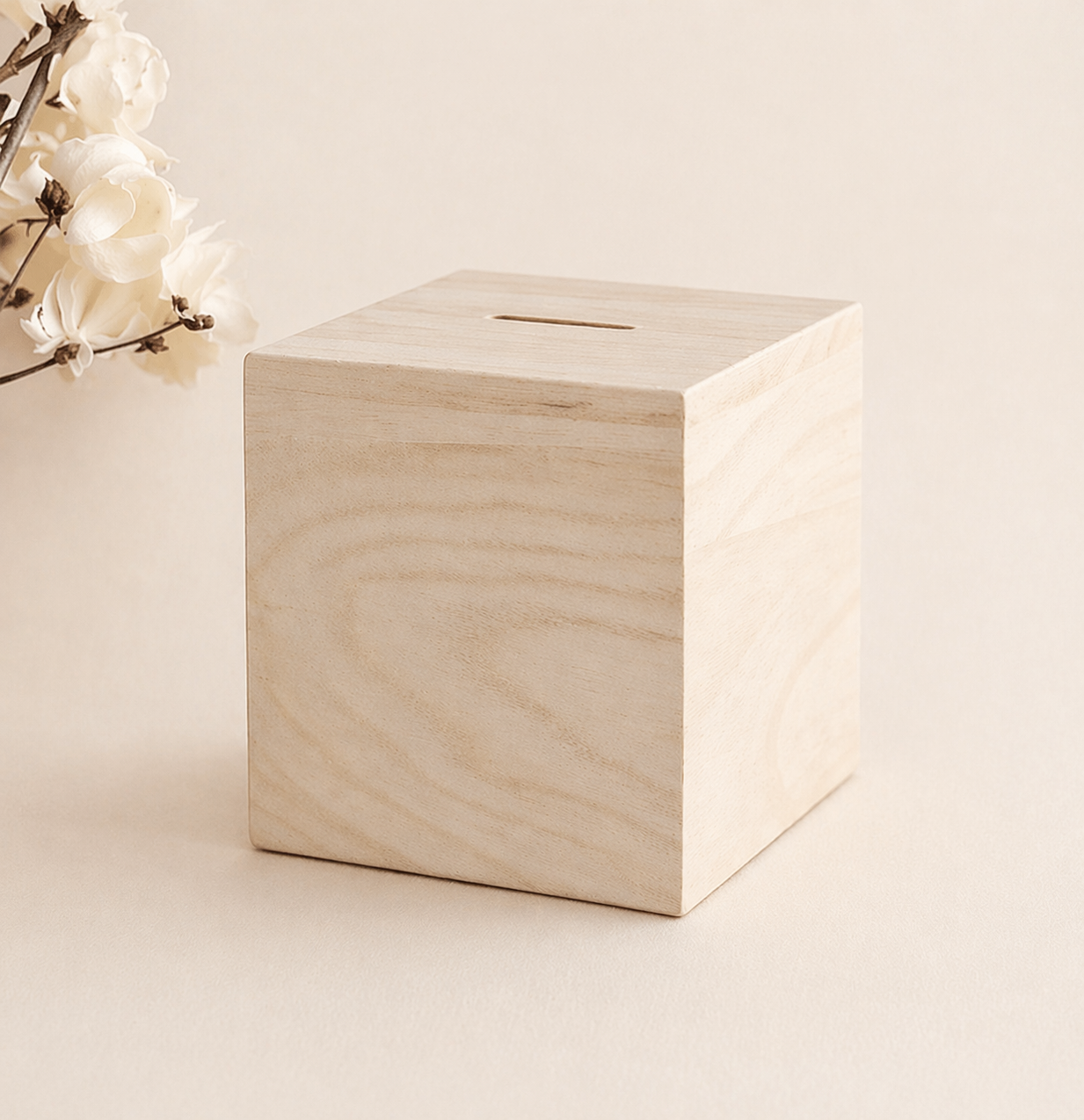Houten spaarpot met geboortekaartje