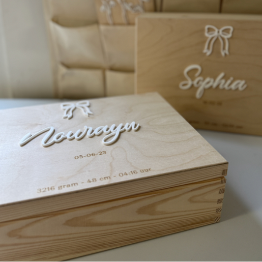 Houten memorybox met 3D-naam