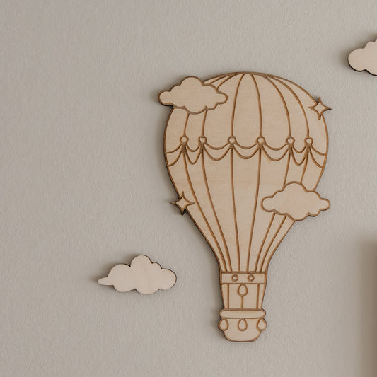 Gegraveerde houten luchtballon als muurdecoratie voor babykamer of kinderkamer van berkenhout