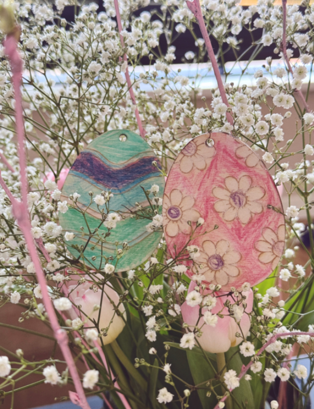 DIY set paaseieren – 6 houten hangers om te versieren