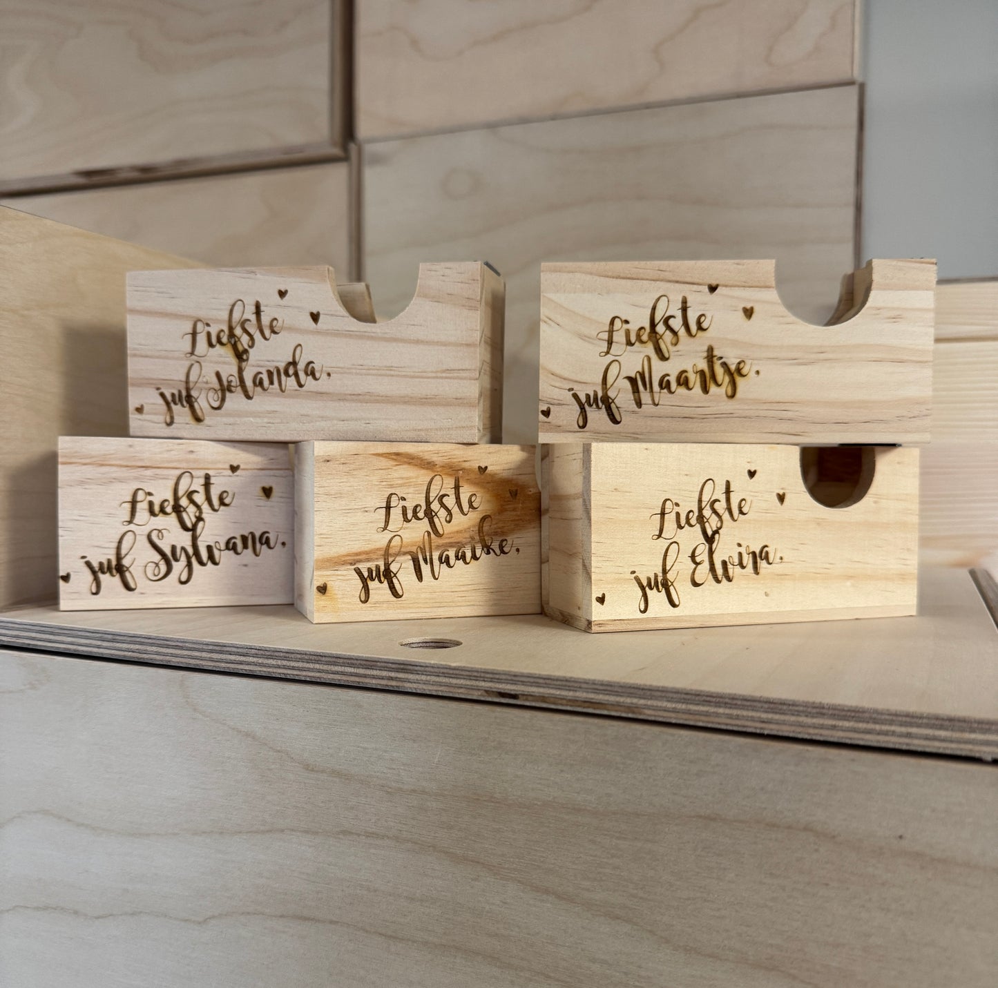 Houten Plakband Houder | Liefste juf of meester