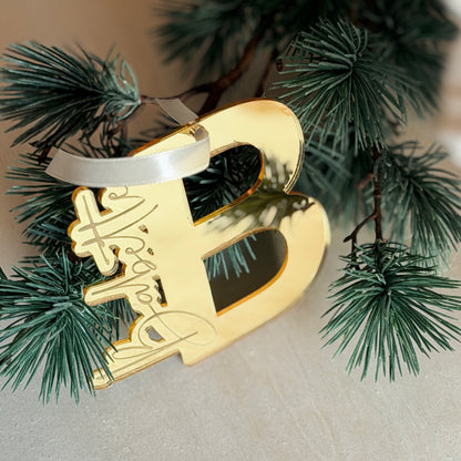 Gouden Kersthanger Hoofdletter met Naam – Gepersonaliseerd