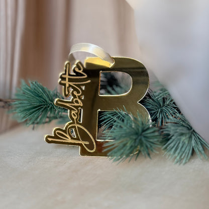 Gouden Kersthanger Hoofdletter met Naam – Gepersonaliseerd