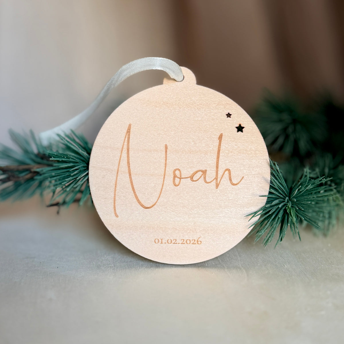 Gepersonaliseerde Houten Kerstbal met Naam & Datum