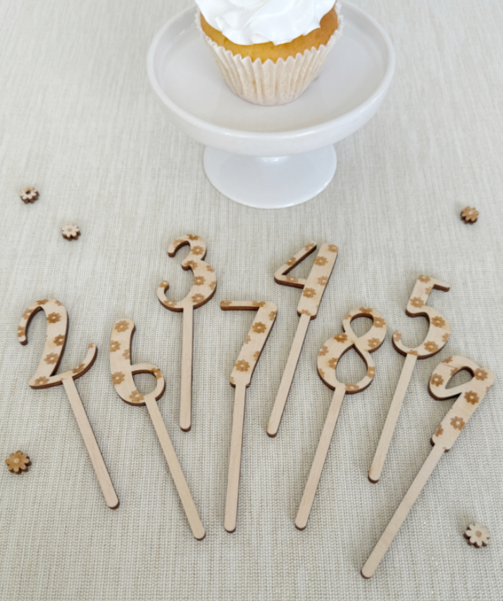Cupcake of Taarttopper Cijfer | Madeliefjes