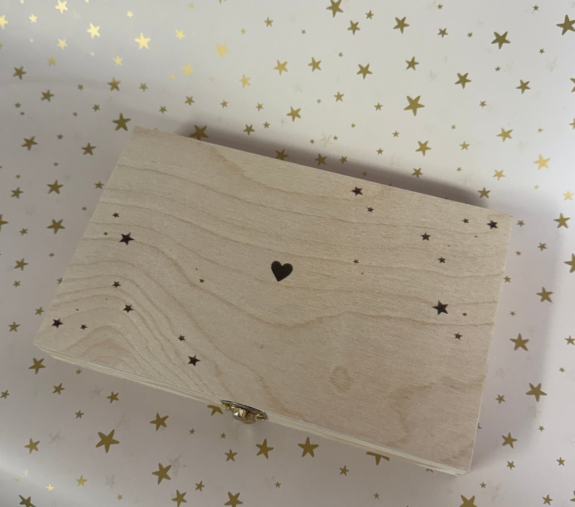 Gender reveal aankondiging houten kistje