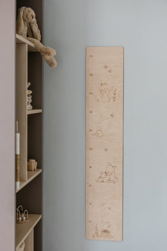 Groeimeter van hout met bosdieren