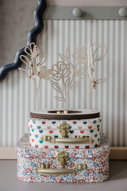 Houten sieradenrekje met bloemen en opbergvak voor kinderkamer of meisjeskamer
