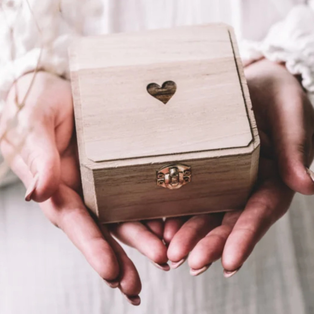 Vierkant Houten Kistje Gegraveerd met Hartje