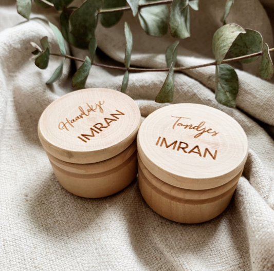 Houten Potjes Haarlok & Tandjes Gegraveerd met Naam Strak