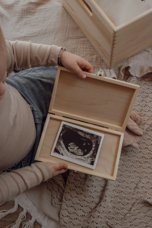 Houten bewaarkistje met gegraveerd hartje Grenen
