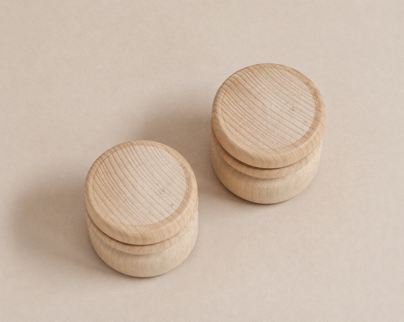 Houten potjes haarlok en tandjes