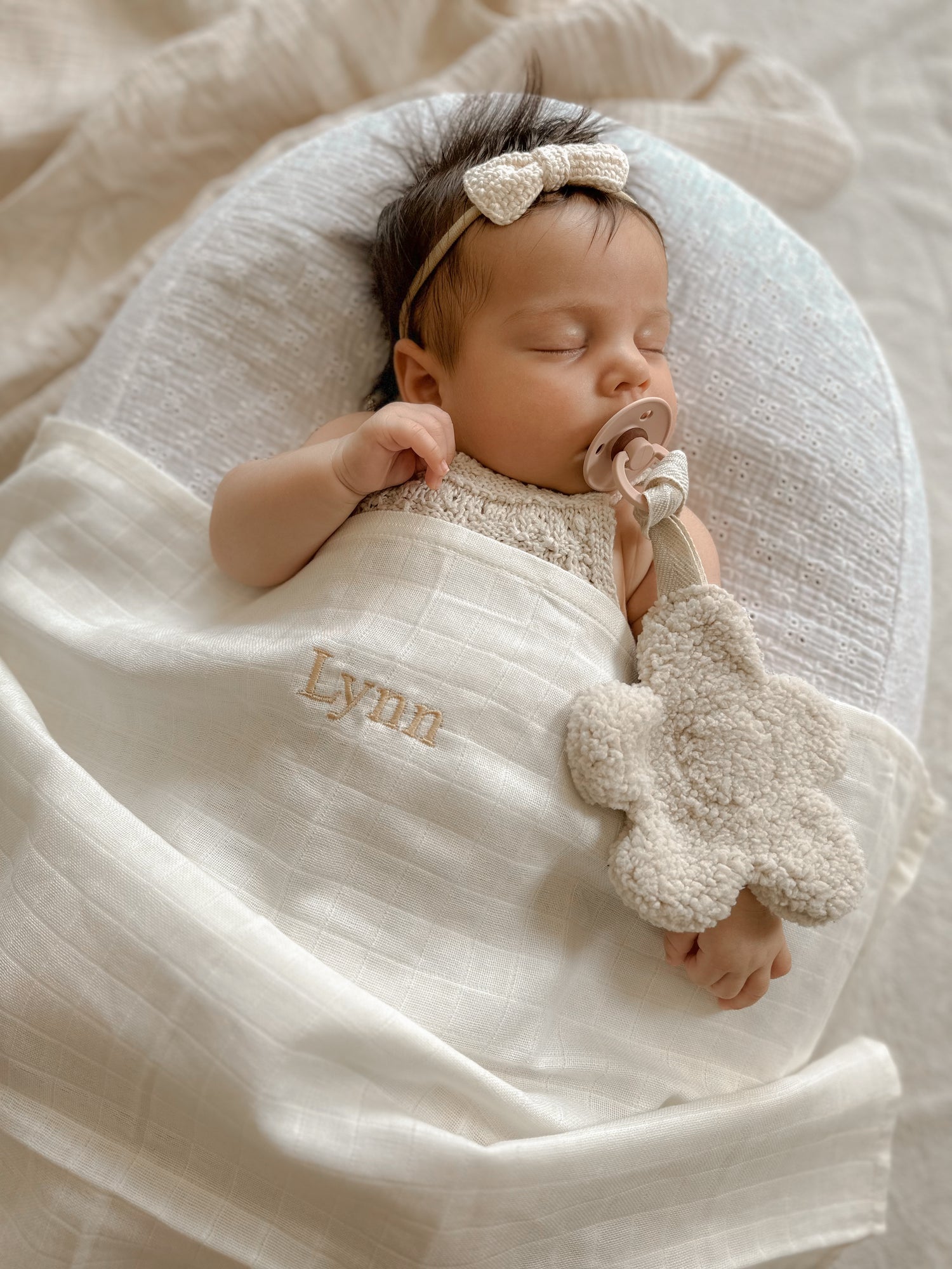 Hydrofiele Doek Geborduurd met Gouden Naam