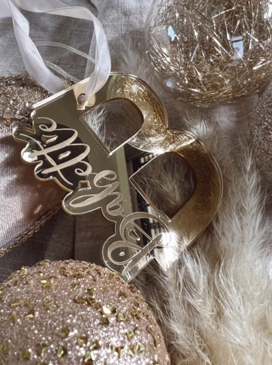 Kersthanger Spiegelend Goud Hoofdletter Gepersonaliseerd met Naam