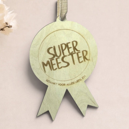 Houten medaille meester of juf om te knutselen. Persoonlijk cadeau voor meester of juf 
