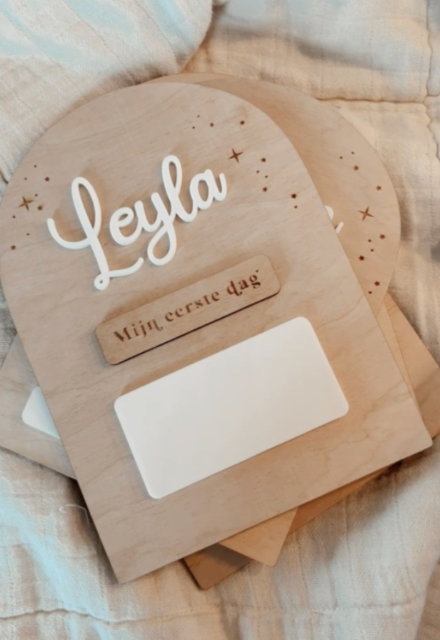 Houten Mijlpaalbord met Naam – Eerste & Laatste Dag