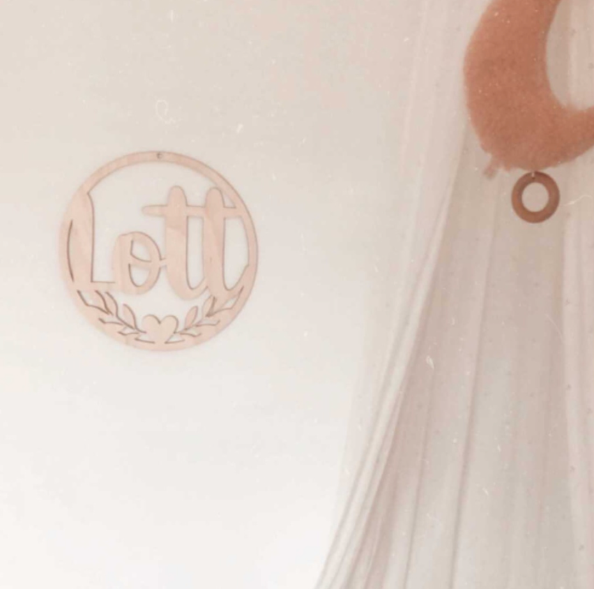 Houten Geboortebord met Uitgesneden Naam