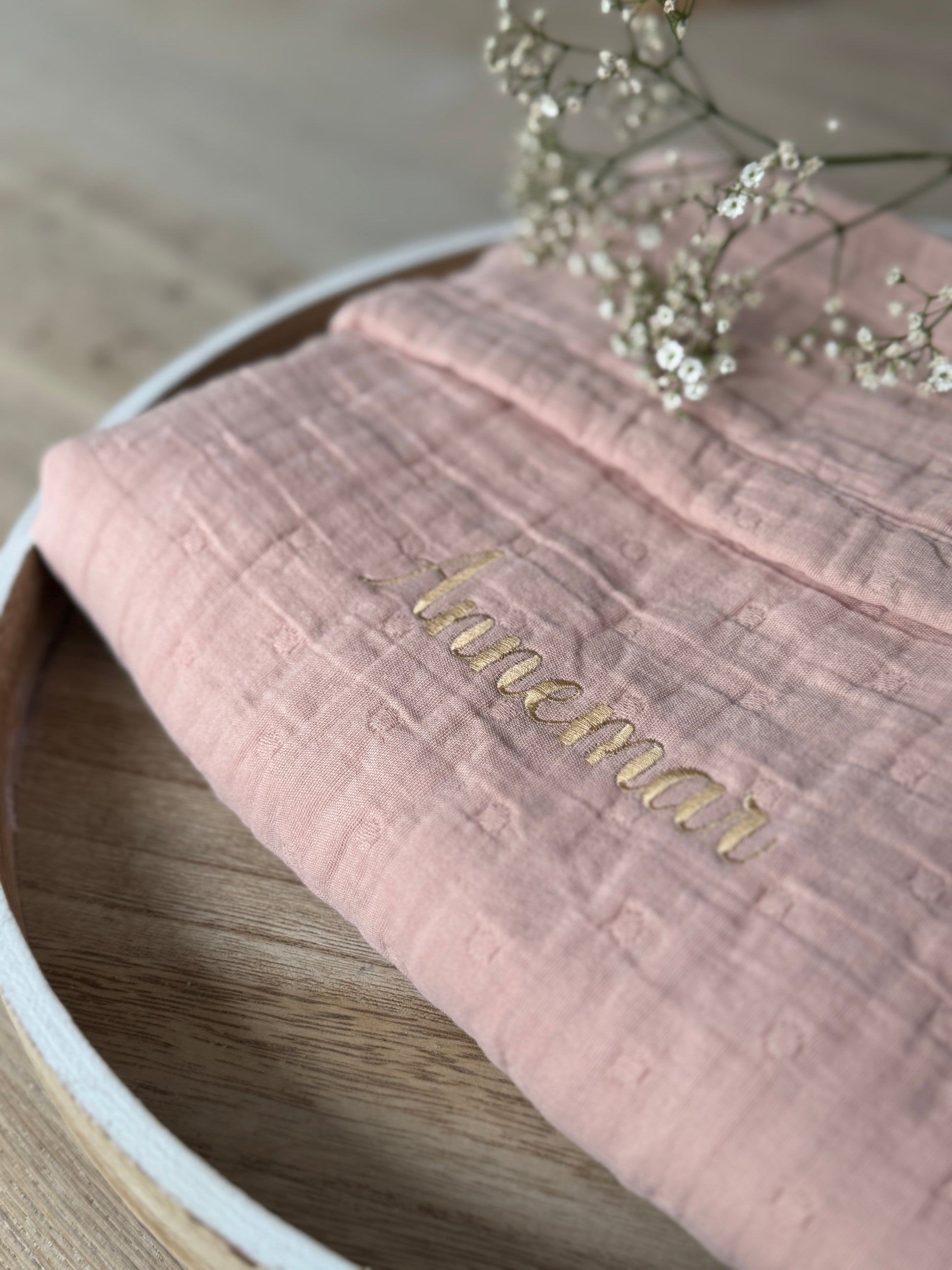 Roze hydrofiele deken met gouden naam