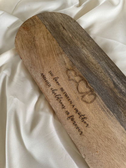 Serveerplank Mangohout – Gepersonaliseerd Moederdag Cadeau