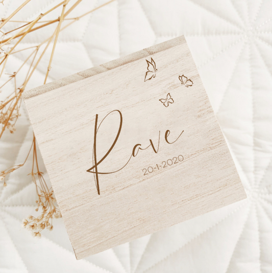 Spaarpot gegraveerd met Vlinders en Naam