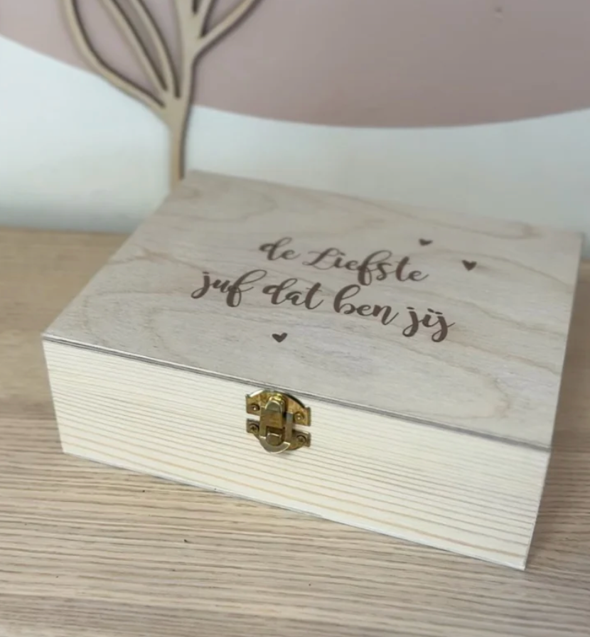 Gegraveerde Theedoos Van Hout | Juf of Meester