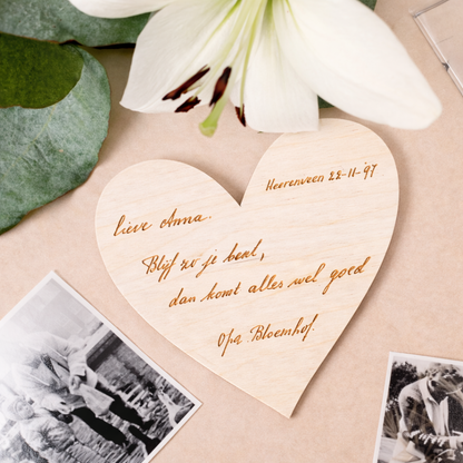 Handgeschreven Tekst op Hout