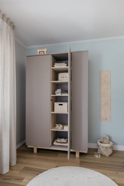 kinderkamer met groeimeter
